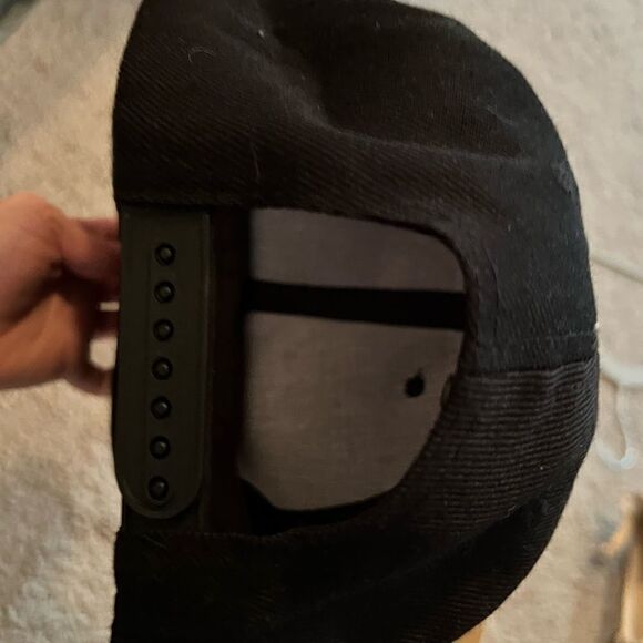 All black NWOT black skater hat with skull fingers rock on - Picture 6 of 8